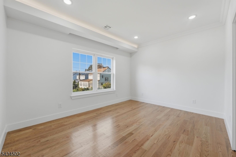 275 Longview Rd
