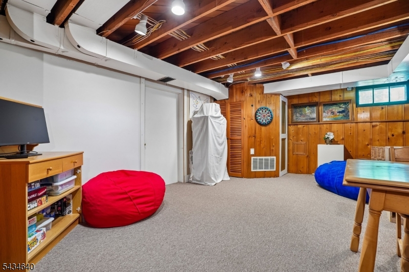 20 West End Ave