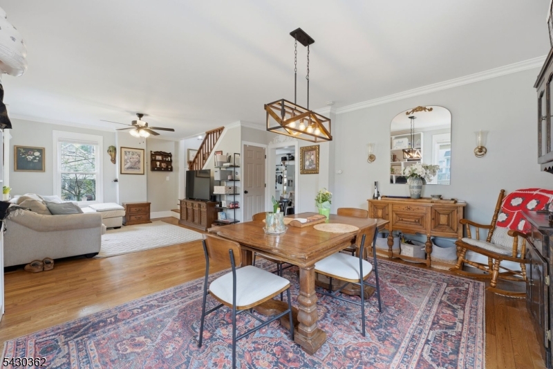 7 Fairview Ave