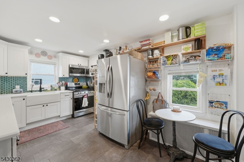 7 Fairview Ave