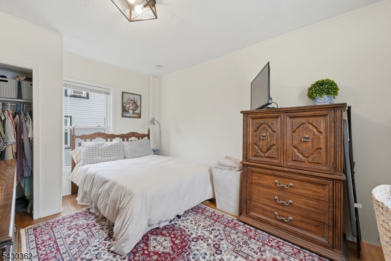 7 Fairview Ave