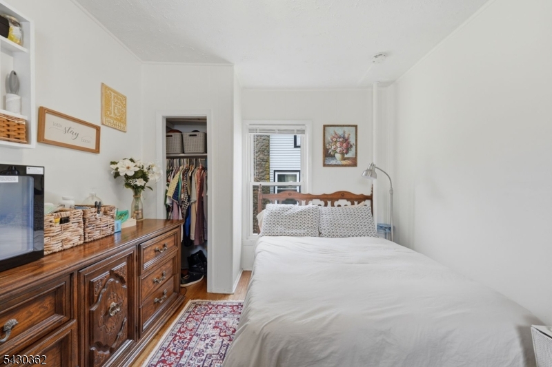 7 Fairview Ave