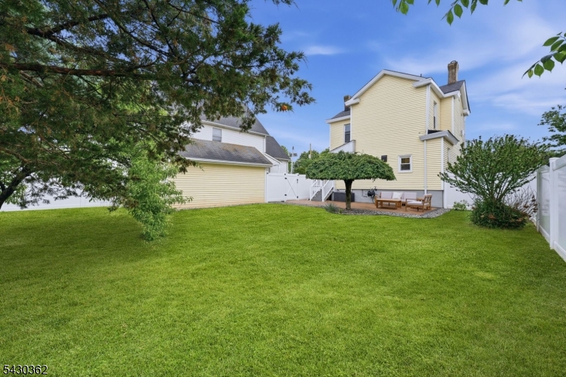 7 Fairview Ave