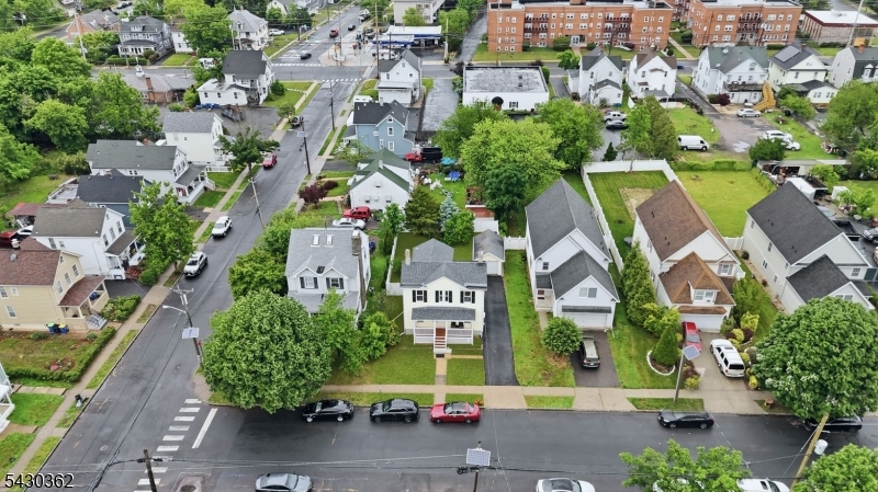 7 Fairview Ave