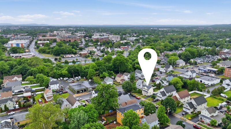 7 Fairview Ave