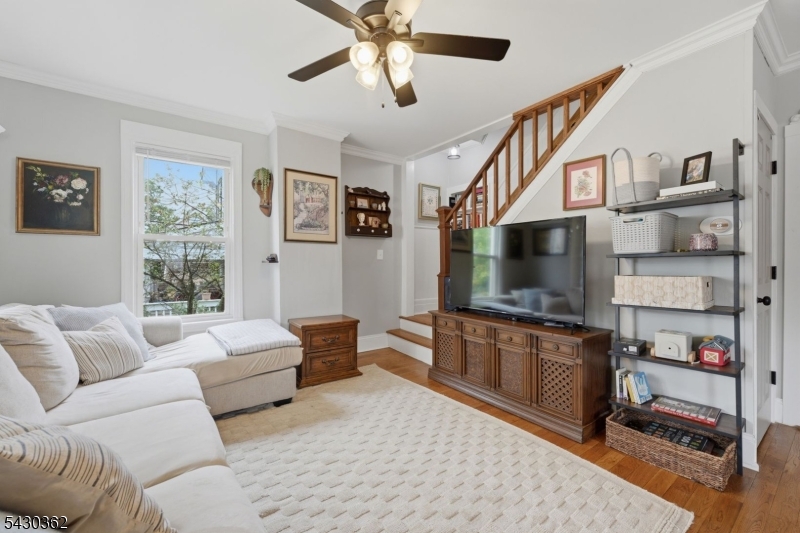 7 Fairview Ave