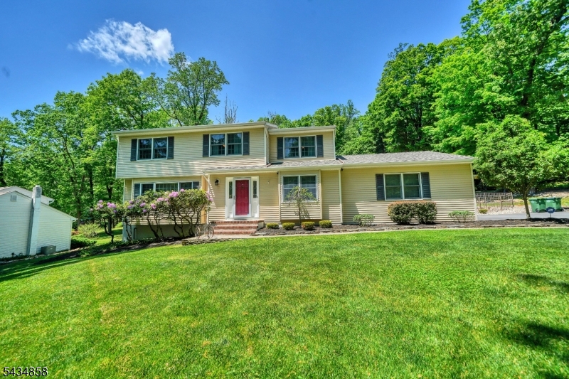 44 Nestlingwood Drive