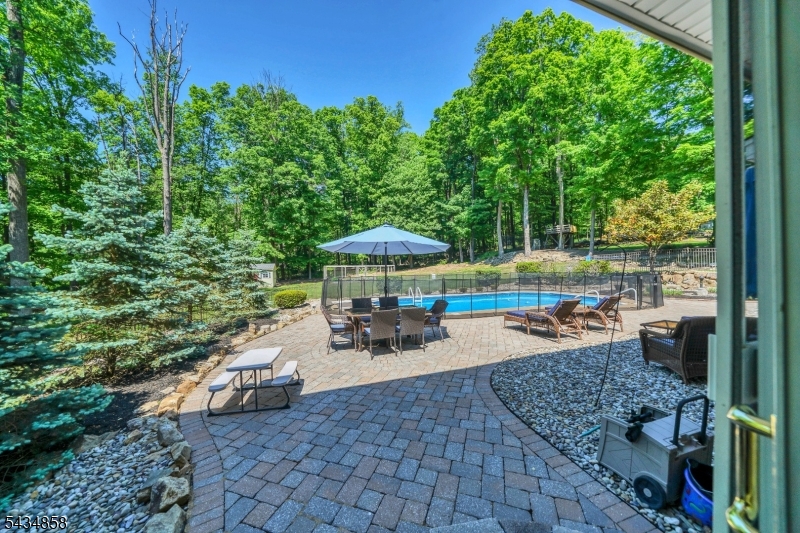 44 Nestlingwood Drive