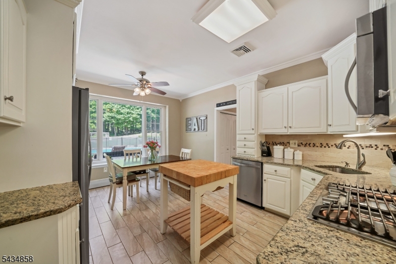 44 Nestlingwood Drive