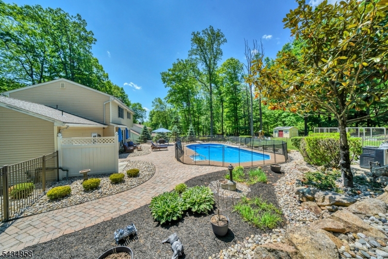 44 Nestlingwood Drive