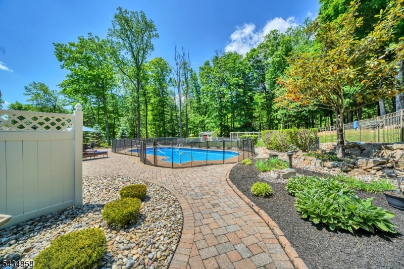44 Nestlingwood Drive