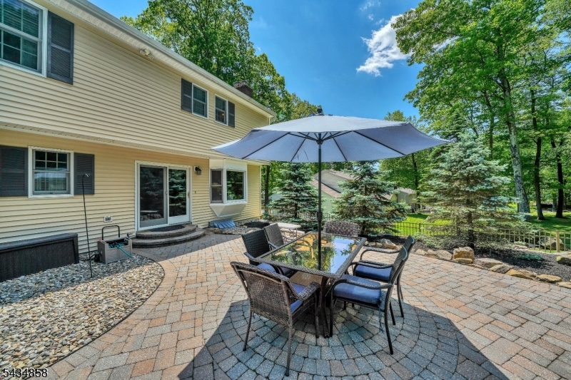 44 Nestlingwood Drive