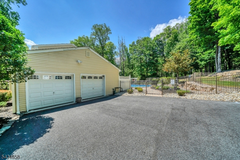 44 Nestlingwood Drive