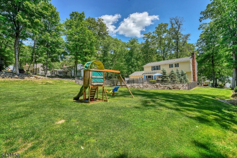44 Nestlingwood Drive