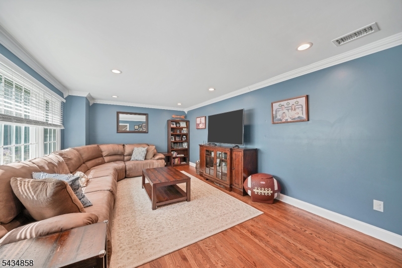 44 Nestlingwood Drive