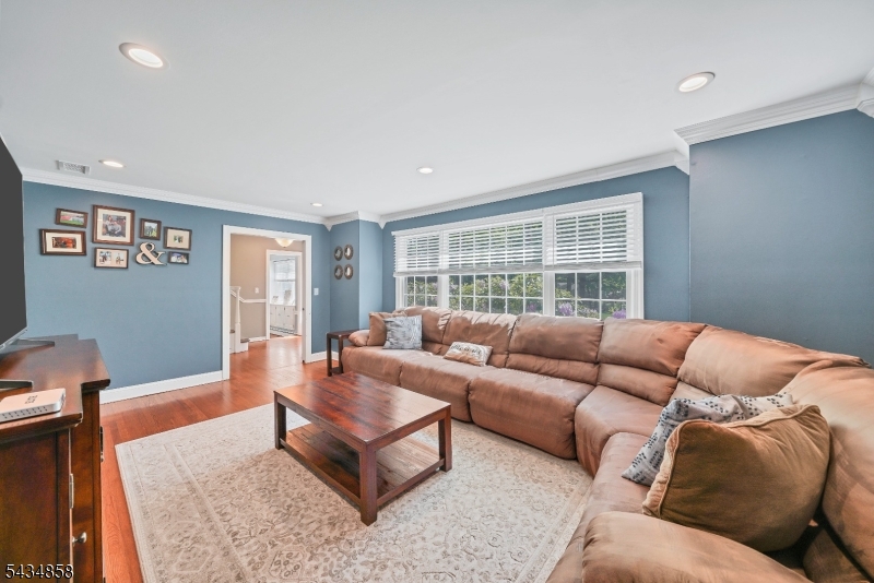 44 Nestlingwood Drive