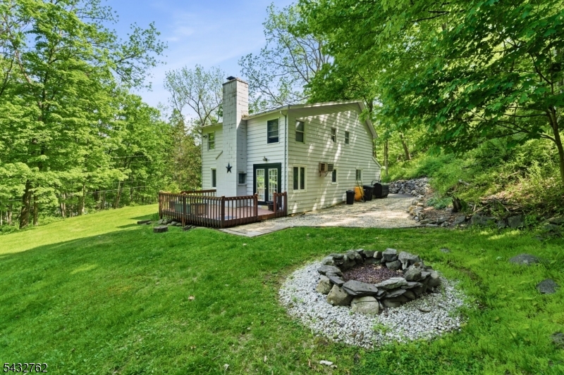 84 Scudders Rd