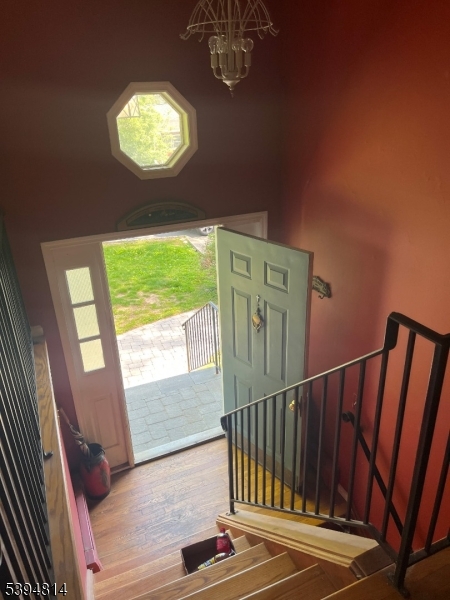 93 Hiawatha Blvd