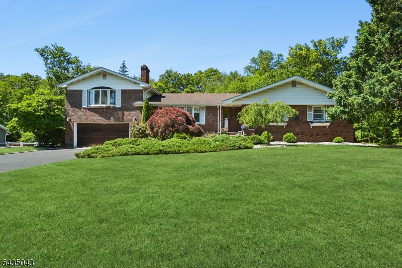 14 Hilldale Rd