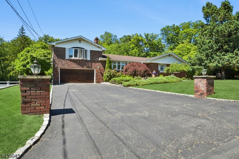 14 Hilldale Rd