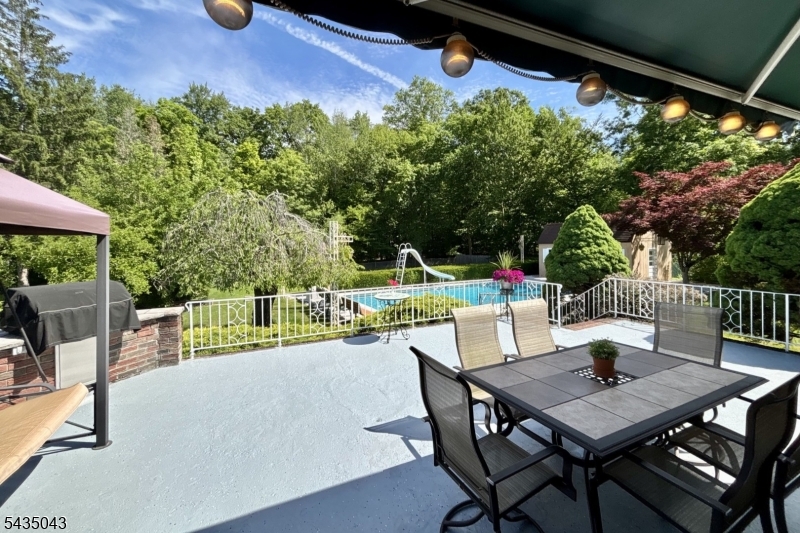 14 Hilldale Rd