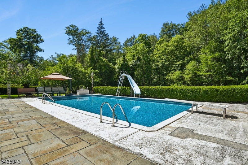14 Hilldale Rd