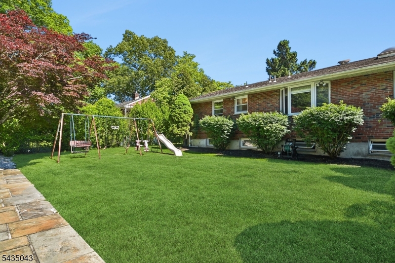14 Hilldale Rd