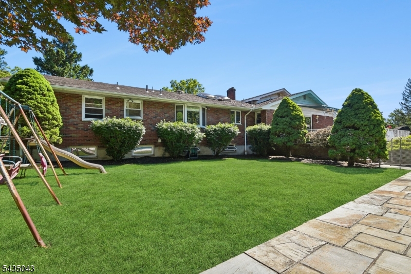 14 Hilldale Rd