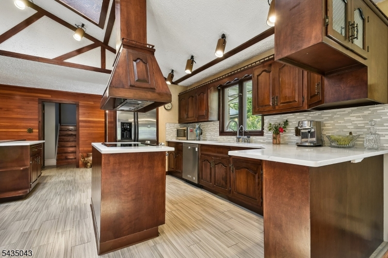 14 Hilldale Rd
