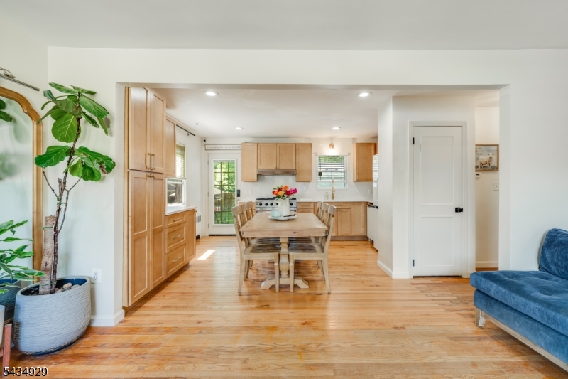 232 W Linden Ave