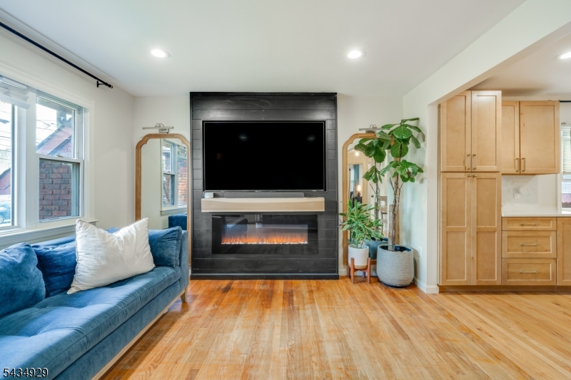 232 W Linden Ave