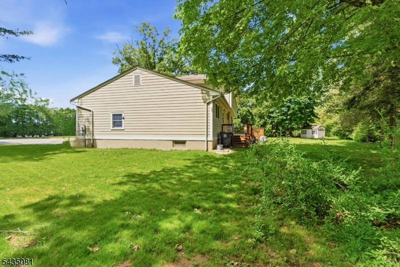 10 Dickens Ct
