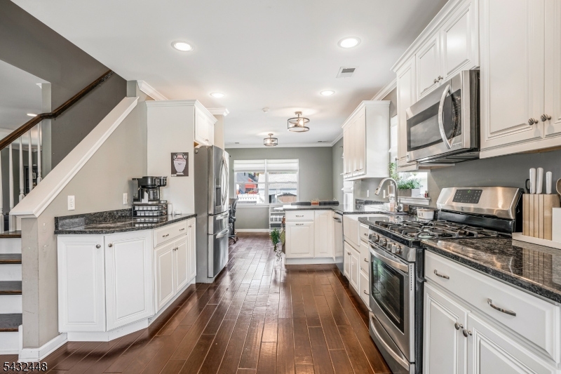 203 Harris Ave