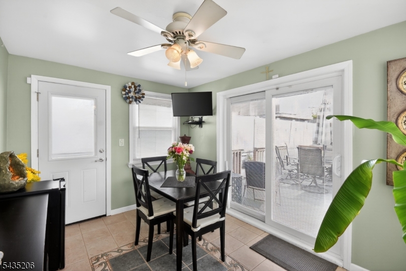 128 White Oak Ter