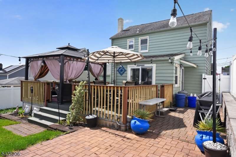 128 White Oak Ter