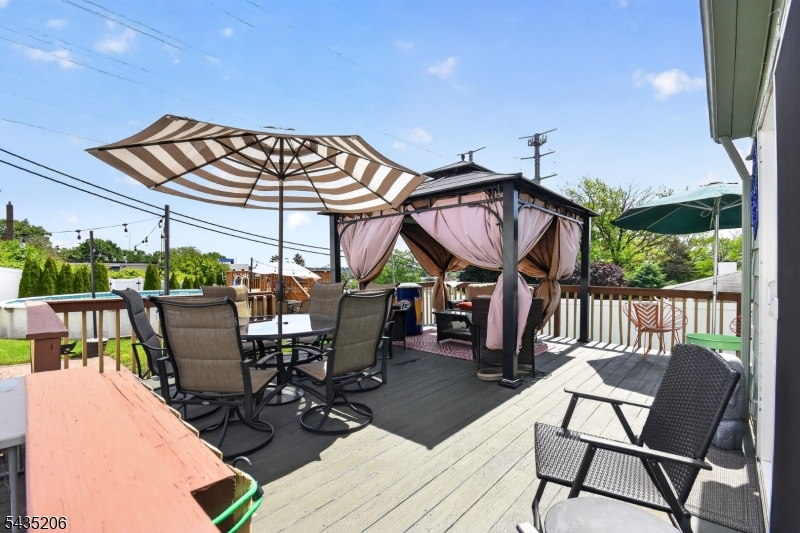 128 White Oak Ter