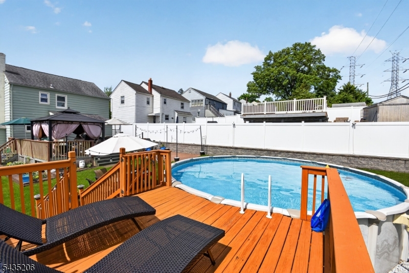 128 White Oak Ter