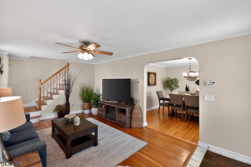128 White Oak Ter