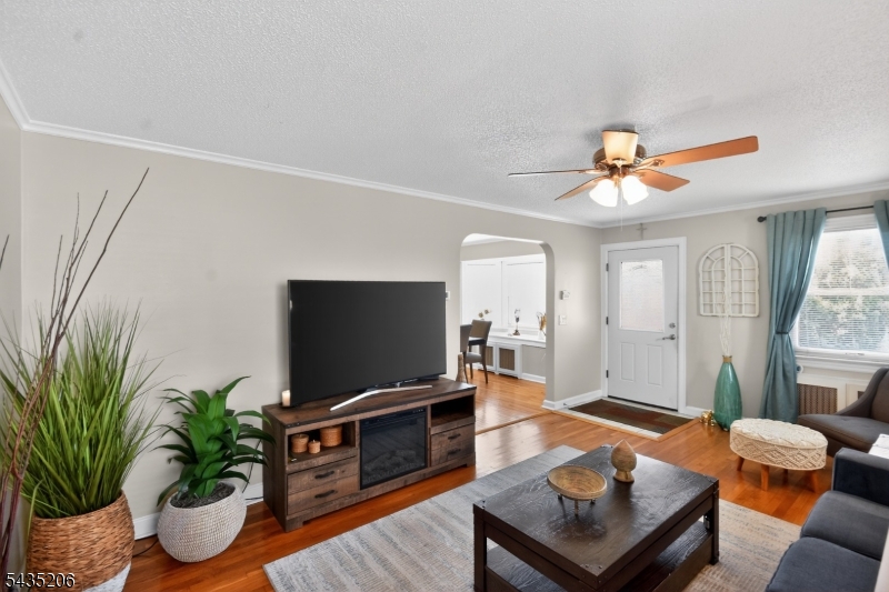 128 White Oak Ter