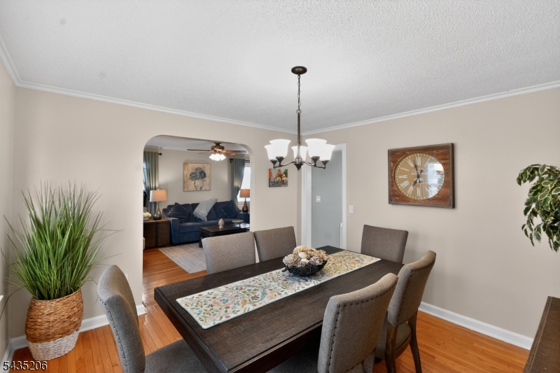128 White Oak Ter