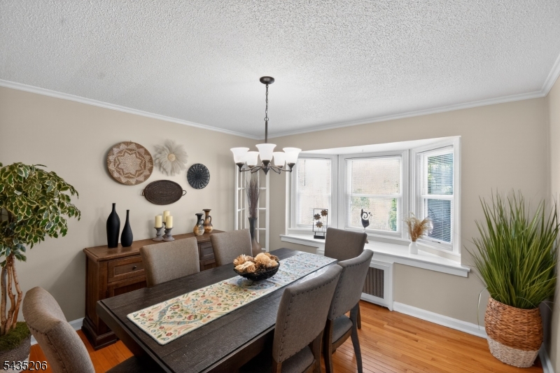 128 White Oak Ter