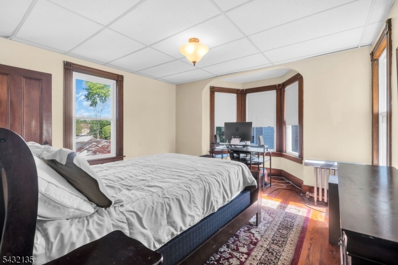 28 Grand Ave