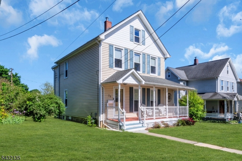 28 Grand Ave