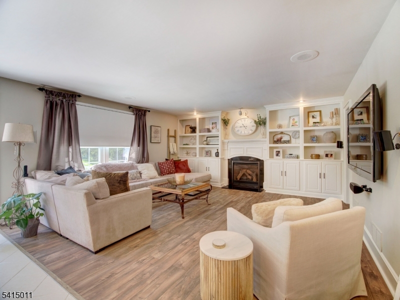 23 Ryerson Rd