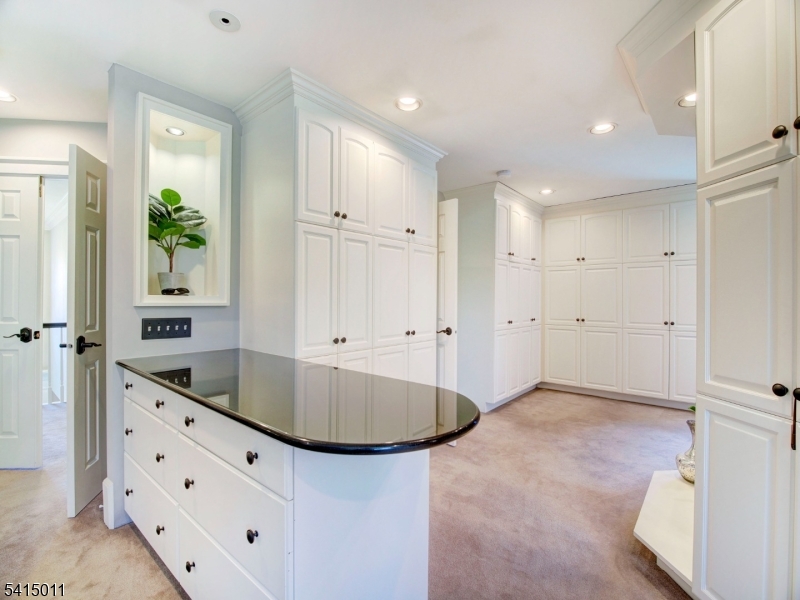 23 Ryerson Rd