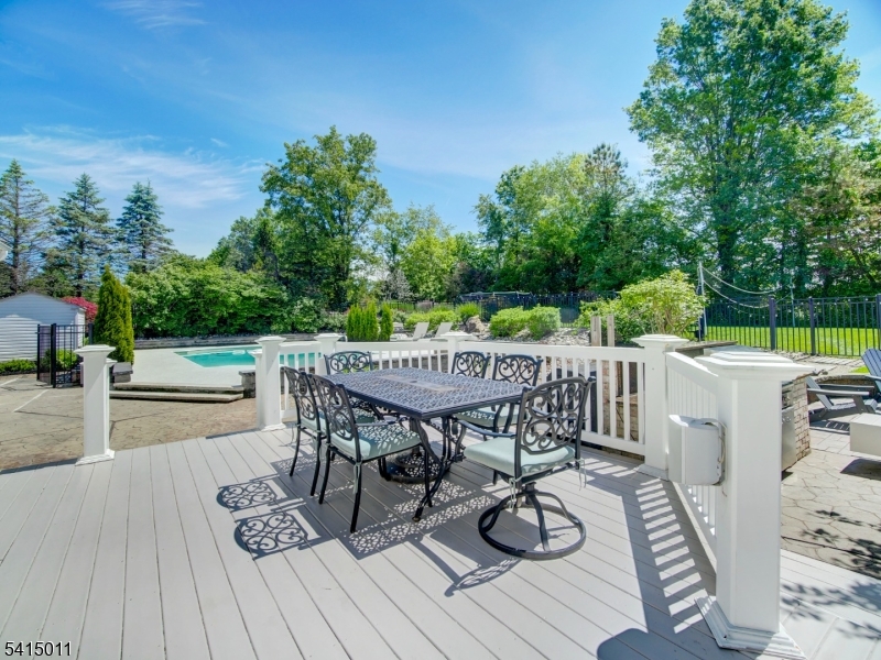 23 Ryerson Rd