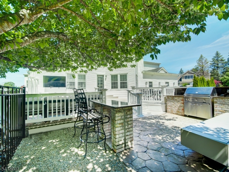 23 Ryerson Rd