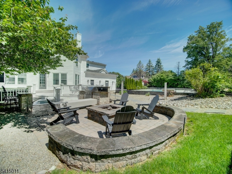 23 Ryerson Rd
