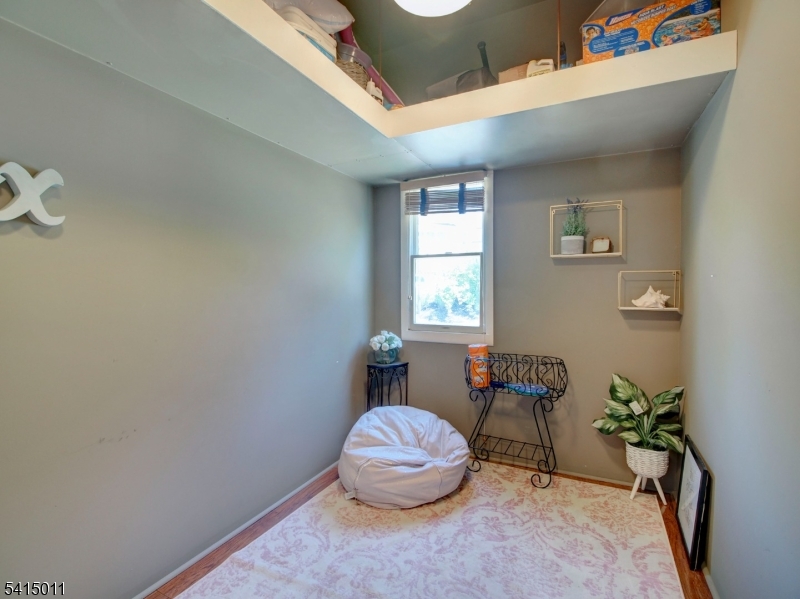 23 Ryerson Rd