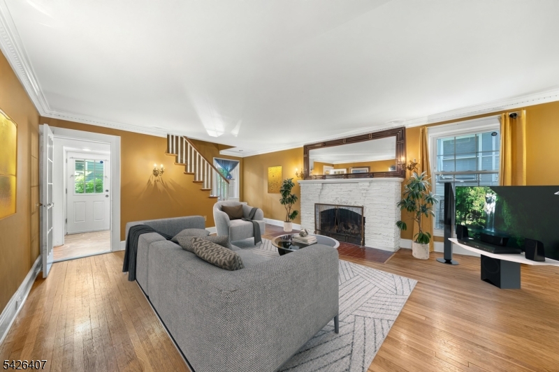192 Gregory Ave